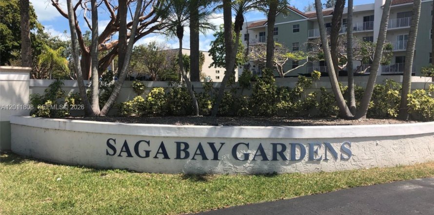 Condominio en Cutler Bay, Florida, 2 dormitorios № 2074870