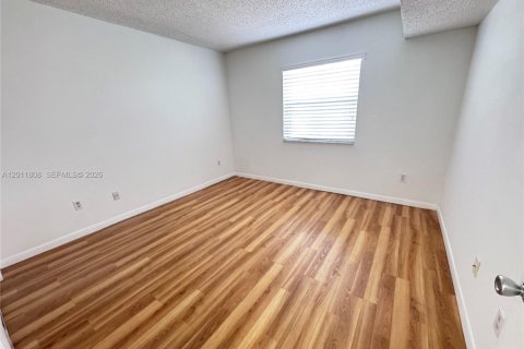 Condominio en alquiler en Cutler Bay, Florida, 2 dormitorios, 91.04 m2 № 2074870 - foto 15