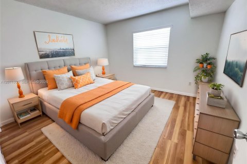 Condominio en alquiler en Cutler Bay, Florida, 2 dormitorios, 91.04 m2 № 2074870 - foto 14