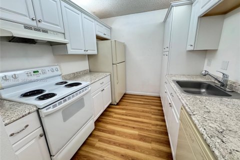 Condominio en alquiler en Cutler Bay, Florida, 2 dormitorios, 91.04 m2 № 2074870 - foto 6