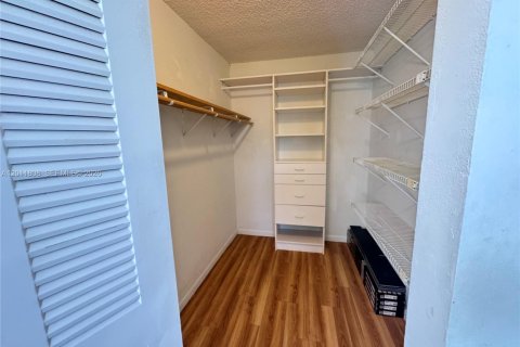 Condominio en alquiler en Cutler Bay, Florida, 2 dormitorios, 91.04 m2 № 2074870 - foto 10