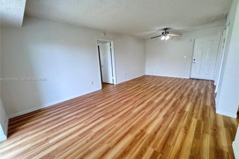 Condominio en alquiler en Cutler Bay, Florida, 2 dormitorios, 91.04 m2 № 2074870 - foto 7