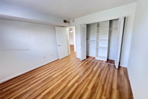 Condominio en alquiler en Cutler Bay, Florida, 2 dormitorios, 91.04 m2 № 2074870 - foto 12