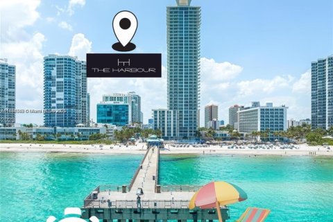 Copropriété à vendre à North Miami Beach, Floride: 2 chambres, 104.89 m2 № 1977770 - photo 2