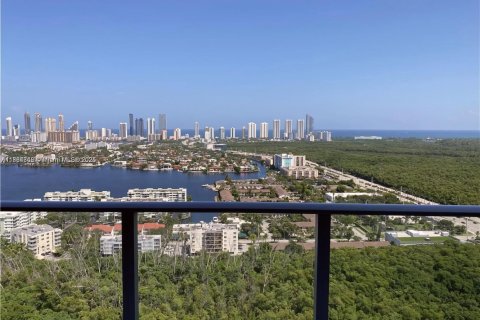 Copropriété à vendre à North Miami Beach, Floride: 2 chambres, 104.89 m2 № 1977770 - photo 3