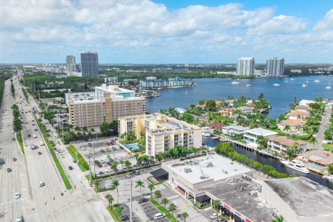 Condominio en venta en North Miami Beach, Florida, 1 dormitorio, 74.6 m2 № 1950962 - foto 24