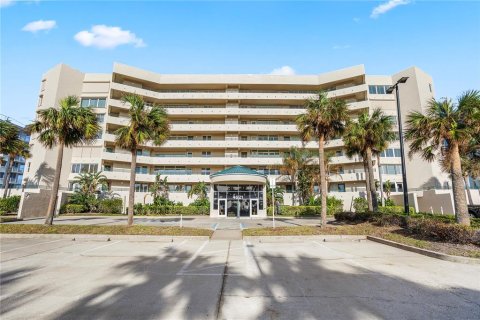 Condo in Ponce Inlet, Florida, 5 bedrooms  № 1520284 - photo 1