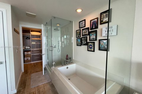 Купить кондоминиум в Майами, Флорида 2 спальни, 106.93м2, № 2188587 - фото 13