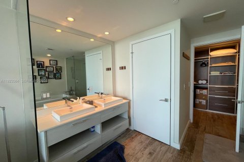 Купить кондоминиум в Майами, Флорида 2 спальни, 106.93м2, № 2188587 - фото 12