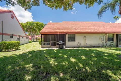 House in Delray Beach, Florida 2 bedrooms, 115.48 sq.m. № 2079720 - photo 16