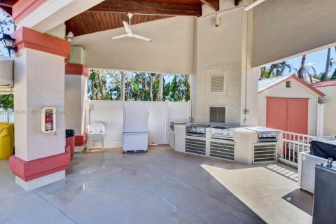 House in Delray Beach, Florida 2 bedrooms, 115.48 sq.m. № 2079720 - photo 26