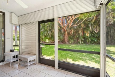 House in Delray Beach, Florida 2 bedrooms, 115.48 sq.m. № 2079720 - photo 13