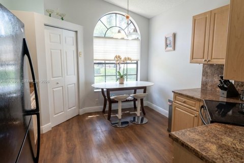 House in Delray Beach, Florida 2 bedrooms, 115.48 sq.m. № 2079720 - photo 6