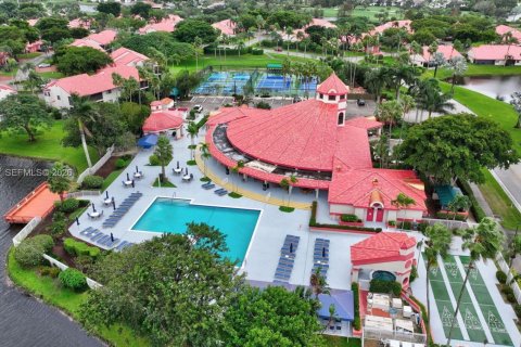 House in Delray Beach, Florida 2 bedrooms, 115.48 sq.m. № 2079720 - photo 19