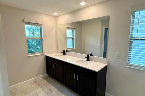House in Winter Springs, Florida 4 bedrooms, 232.44 sq.m. № 2152353 - photo 11