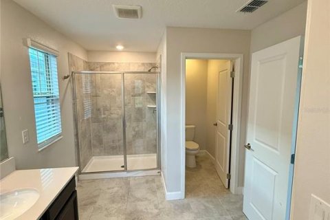 House in Winter Springs, Florida 4 bedrooms, 232.44 sq.m. № 2152353 - photo 12