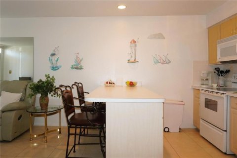 Condominio en alquiler en Holiday, Florida, 2 dormitorios, 76.64 m2 № 1640079 - foto 7