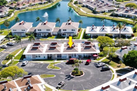 Condominio en alquiler en Holiday, Florida, 2 dormitorios, 76.64 m2 № 1640079 - foto 1
