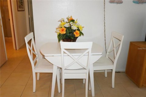 Condominio en alquiler en Holiday, Florida, 2 dormitorios, 76.64 m2 № 1640079 - foto 9