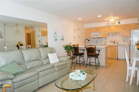 Condominio en alquiler en Holiday, Florida, 2 dormitorios, 76.64 m2 № 1640079 - foto 4