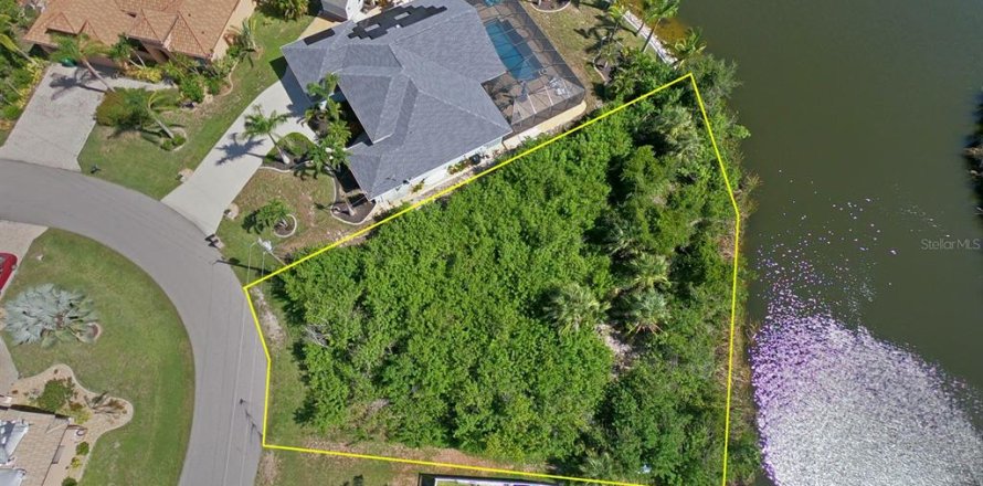 Land in Port Charlotte, Florida № 1564353