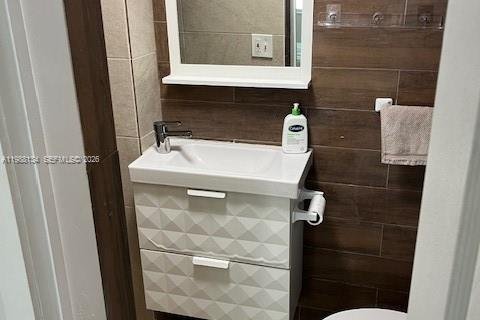 Villa ou maison à louer à North Miami, Floride: 3 chambres, 150.32 m2 № 2050351 - photo 16