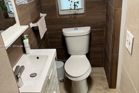 Villa ou maison à louer à North Miami, Floride: 3 chambres, 150.32 m2 № 2050351 - photo 17