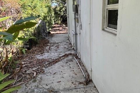 Villa ou maison à louer à North Miami, Floride: 3 chambres, 150.32 m2 № 2050351 - photo 23