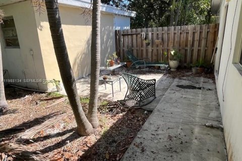 Villa ou maison à louer à North Miami, Floride: 3 chambres, 150.32 m2 № 2050351 - photo 25