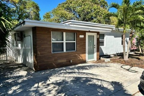 Villa ou maison à louer à North Miami, Floride: 3 chambres, 150.32 m2 № 2050351 - photo 3