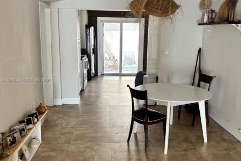 Villa ou maison à louer à North Miami, Floride: 3 chambres, 150.32 m2 № 2050351 - photo 5