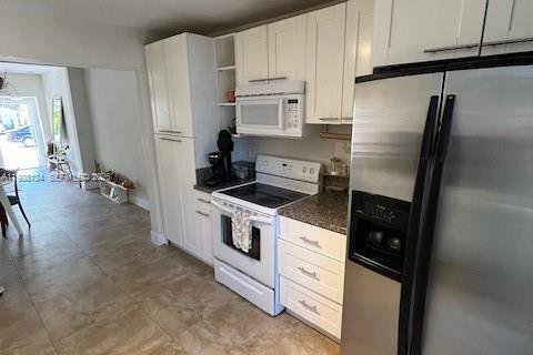 Villa ou maison à louer à North Miami, Floride: 3 chambres, 150.32 m2 № 2050351 - photo 7