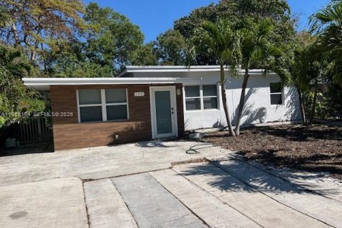 Villa ou maison à louer à North Miami, Floride: 3 chambres, 150.32 m2 № 2050351 - photo 2