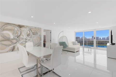 Condominio en venta en Aventura, Florida, 2 dormitorios, 106.84 m2 № 1738180 - foto 5