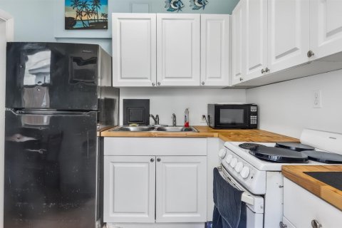 Appartement à louer à Hollywood, Floride: 3 pièces, 46.45 m2 № 2349113 - photo 2