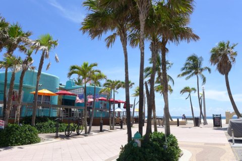 Appartement à louer à Hollywood, Floride: 3 pièces, 46.45 m2 № 2349113 - photo 25
