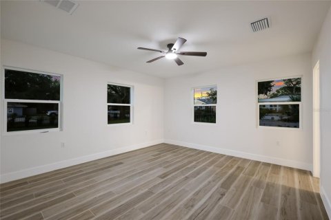 House in Sarasota, Florida 3 bedrooms, 256.41 sq.m. № 2418574 - photo 27