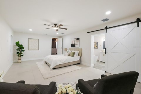 House in Sarasota, Florida 3 bedrooms, 256.41 sq.m. № 2418574 - photo 20