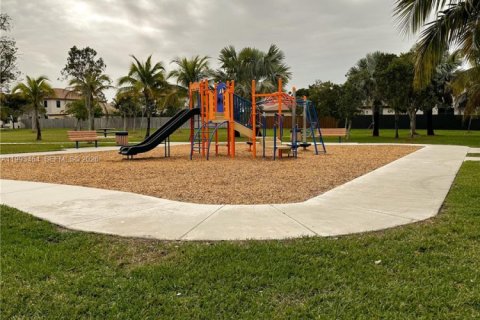 Casa en venta en Homestead, Florida, 3 dormitorios, 169.73 m2 № 2058159 - foto 27