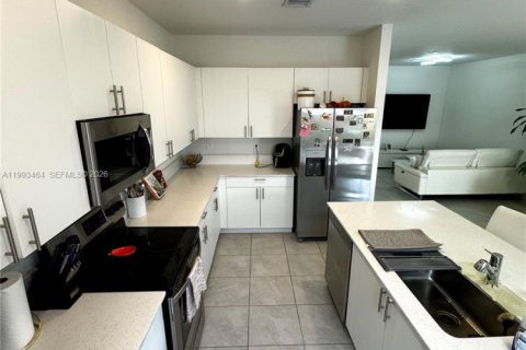 Casa en venta en Homestead, Florida, 3 dormitorios, 169.73 m2 № 2058159 - foto 10