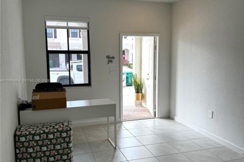 Casa en venta en Homestead, Florida, 3 dormitorios, 169.73 m2 № 2058159 - foto 5