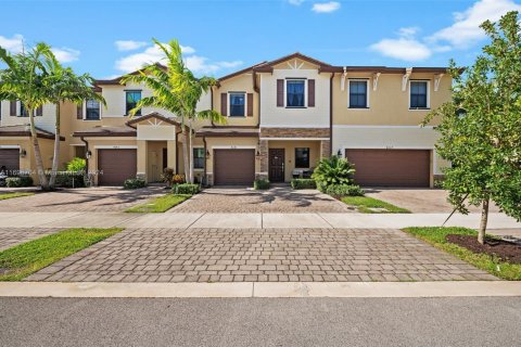 Adosado en venta en Davie, Florida, 2 dormitorios, 157.56 m2 № 1704665 - foto 1