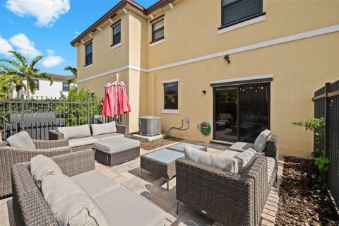 Adosado en venta en Davie, Florida, 2 dormitorios, 157.56 m2 № 1704665 - foto 24