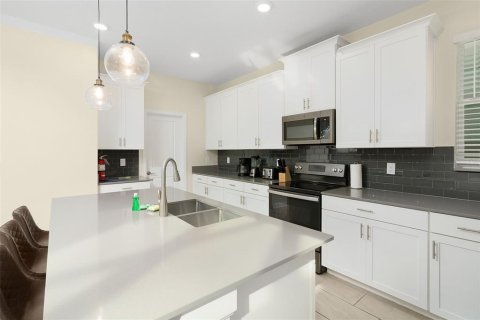 Casa en venta en Davenport, Florida, 5 dormitorios, 286.23 m2 № 1548276 - foto 30