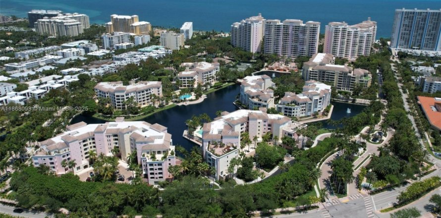 Condo in Key Biscayne, Florida, 3 bedrooms  № 1922860