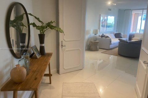 Condo in Key Biscayne, Florida, 3 bedrooms  № 1922860 - photo 19