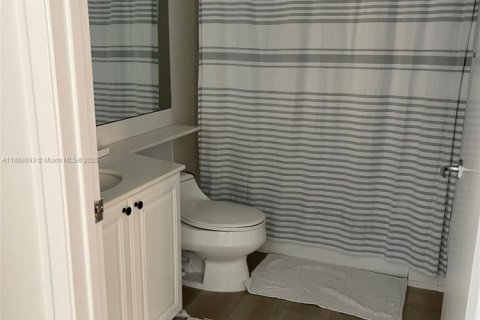 Condo in Key Biscayne, Florida, 3 bedrooms  № 1922860 - photo 18