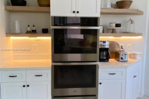 Condo in Key Biscayne, Florida, 3 bedrooms  № 1922860 - photo 13