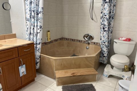 Купить кондоминиум в Майами, Флорида 3 спальни, 137.87м2, № 1864770 - фото 25