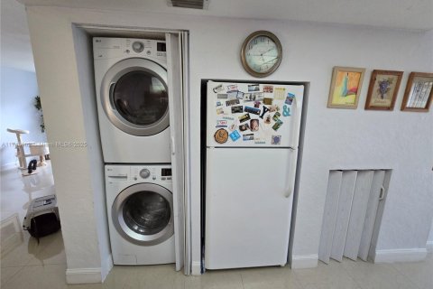 Купить кондоминиум в Майами, Флорида 3 спальни, 137.87м2, № 1864770 - фото 26